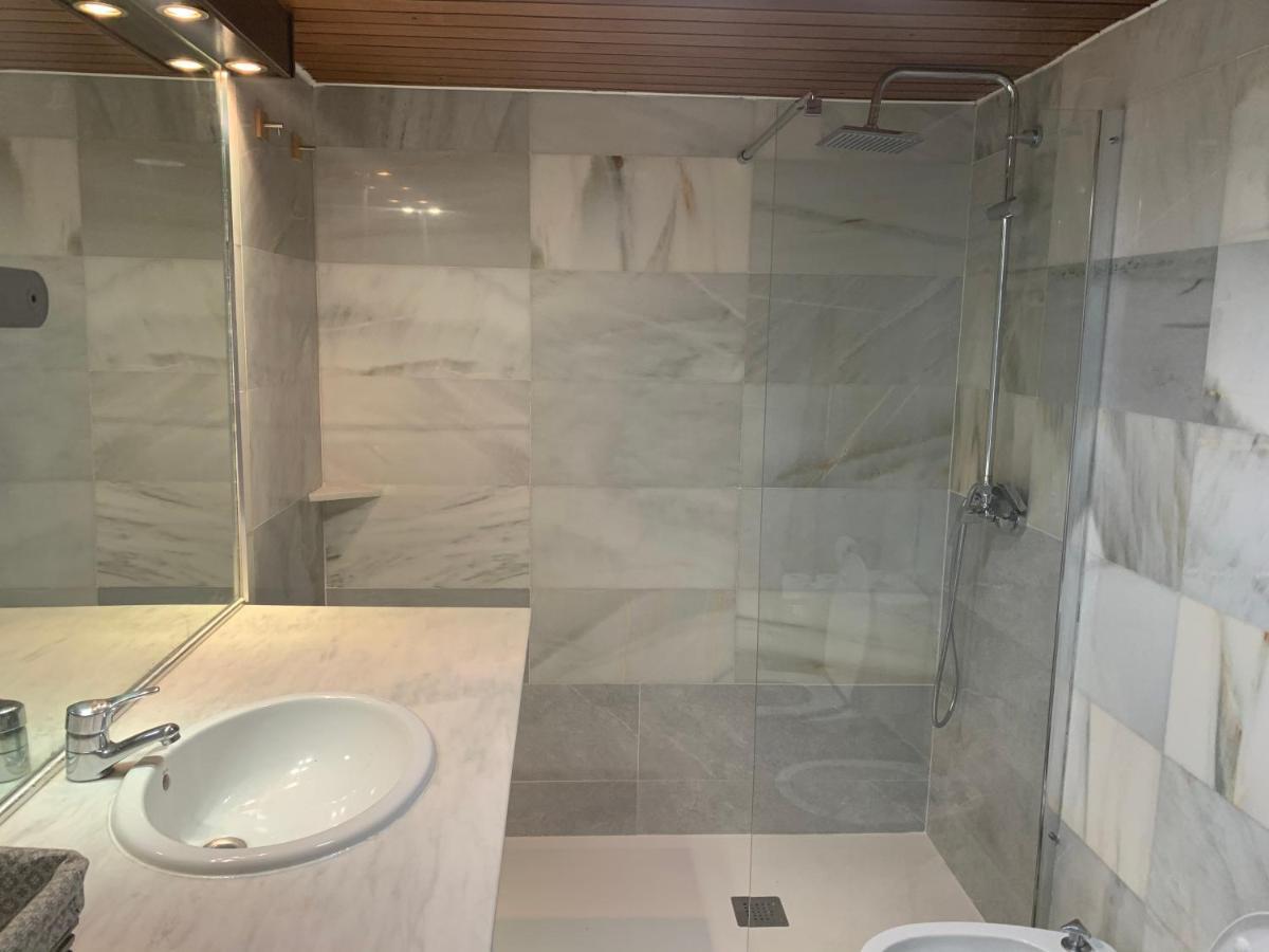 Pisos Con Piscina De Temporada Corta Estancia Мадрид Екстериор снимка