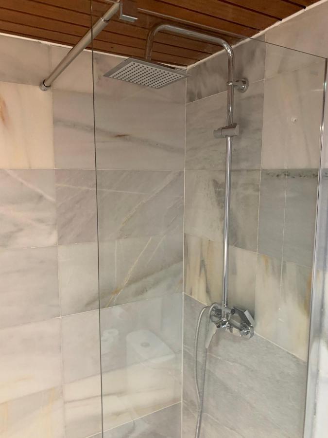Pisos Con Piscina De Temporada Corta Estancia Мадрид Екстериор снимка
