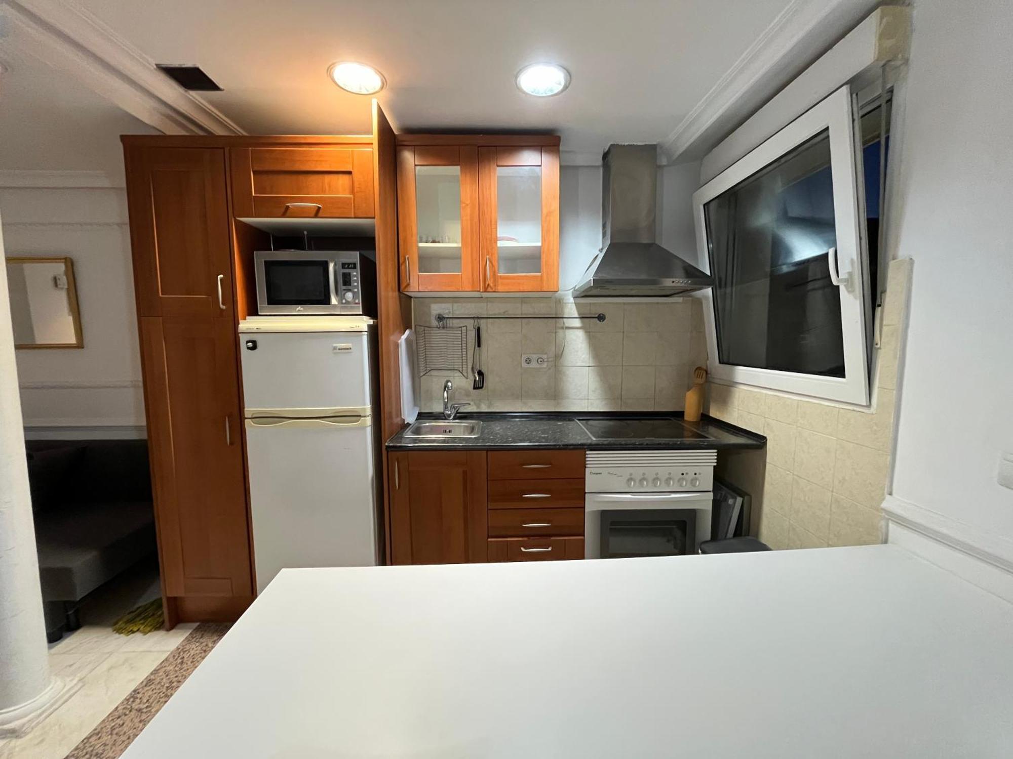 Pisos Con Piscina De Temporada Corta Estancia Мадрид Екстериор снимка