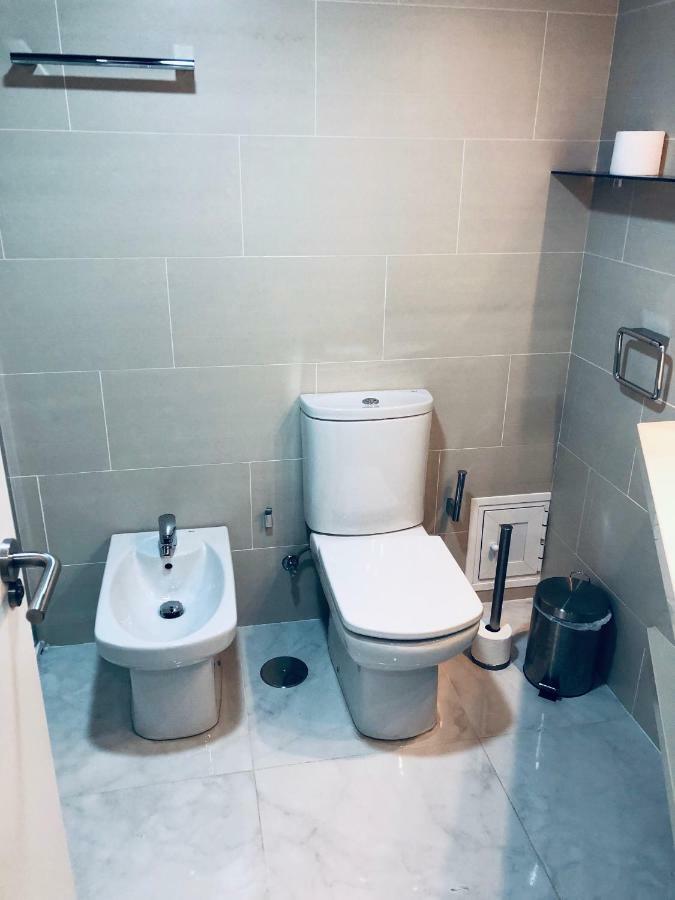 Pisos Con Piscina De Temporada Corta Estancia Мадрид Екстериор снимка