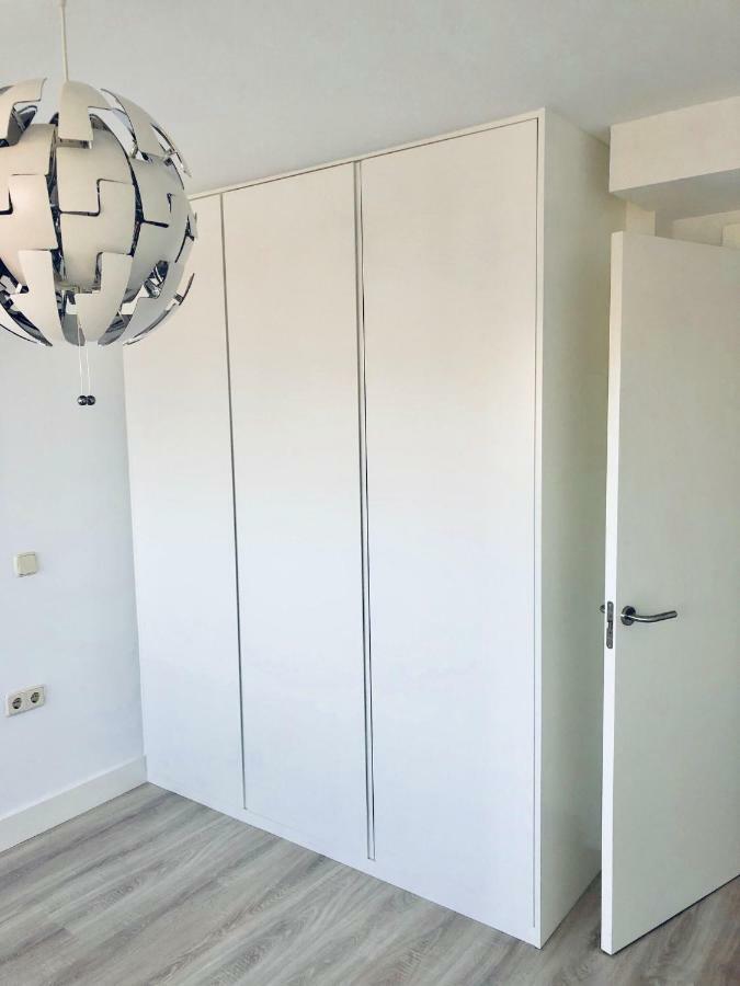 Pisos Con Piscina De Temporada Corta Estancia Мадрид Екстериор снимка
